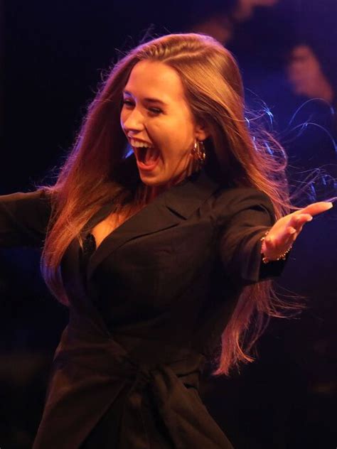 Laura Müller (19) im Playboy! .